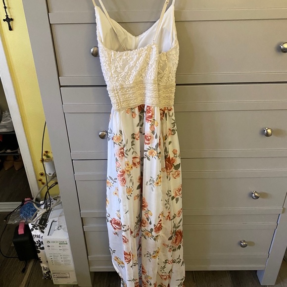 Only worn once no longer need - Picture 2 of 3